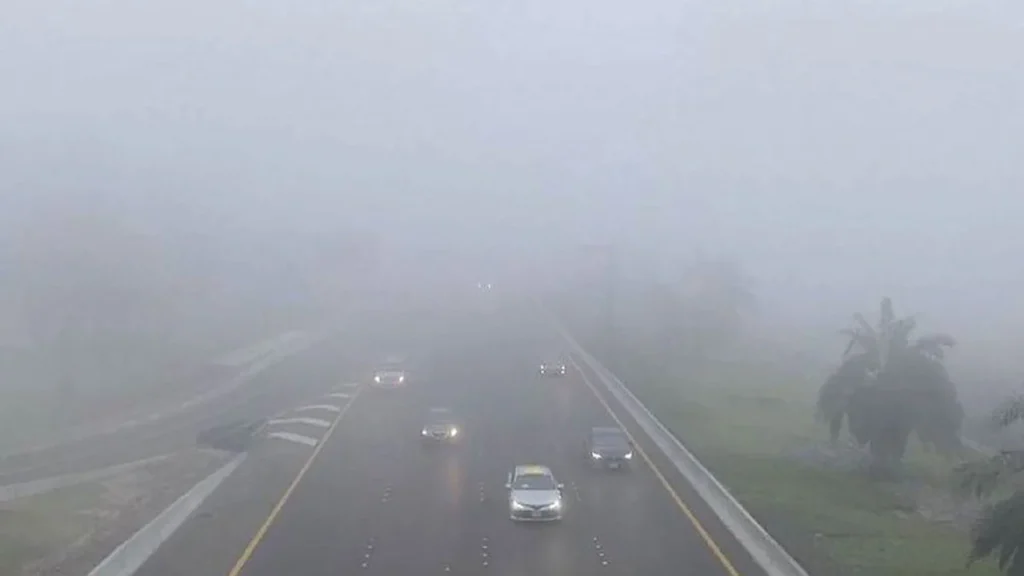 طقس الإمارات غداً.. فرصة لتشكل الضباب في مناطق متفرقة وتوقعات بدرجات الحرارة ستمثل ملامح اليوم.